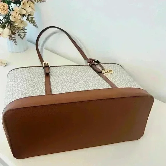 Michael Kors Purse & wallet Jet Set Travel Large Tote Shoulder Bag Vanilla - Picture 10 of 12